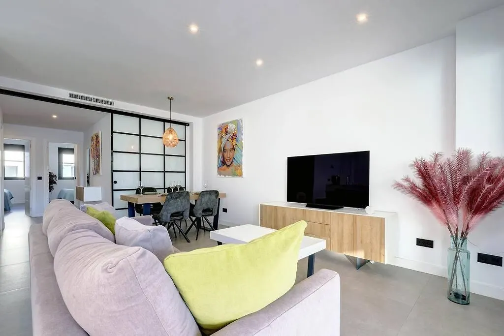Elegant Two Bedroom Apartment At Estepona Hills!