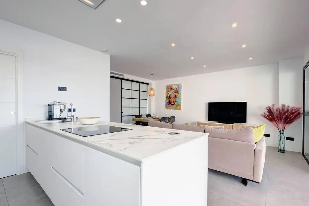 Elegant Two Bedroom Apartment At Estepona Hills! 0*,