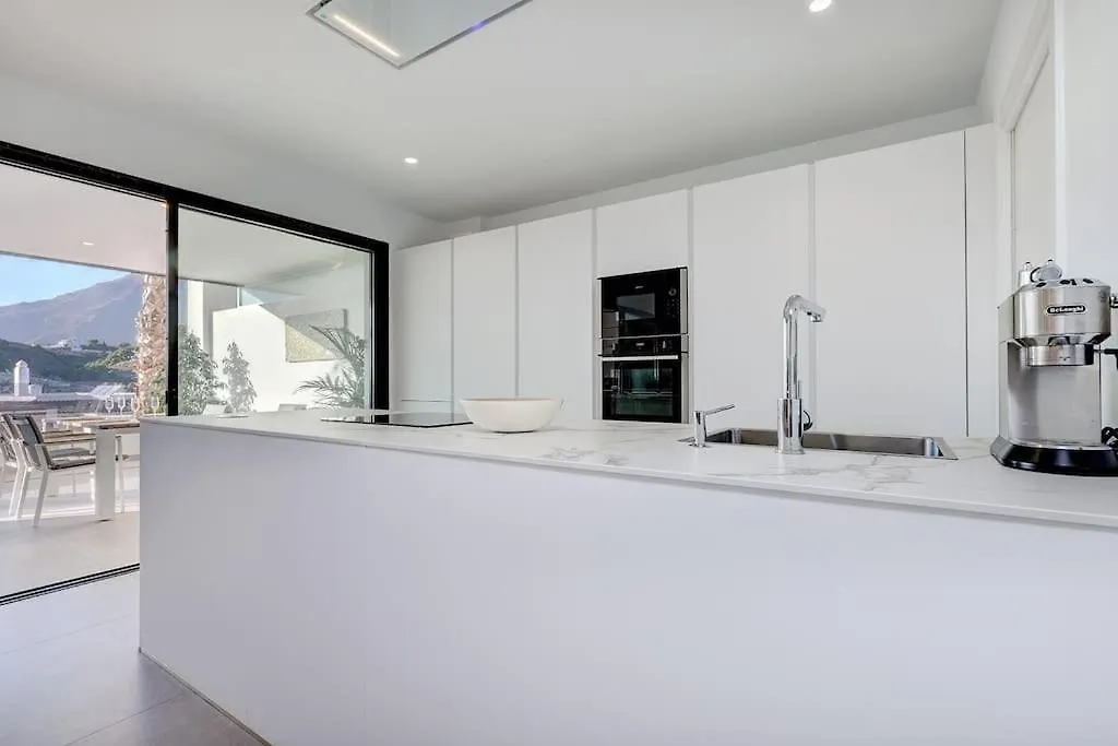 Elegant Two Bedroom Apartment At Estepona Hills!