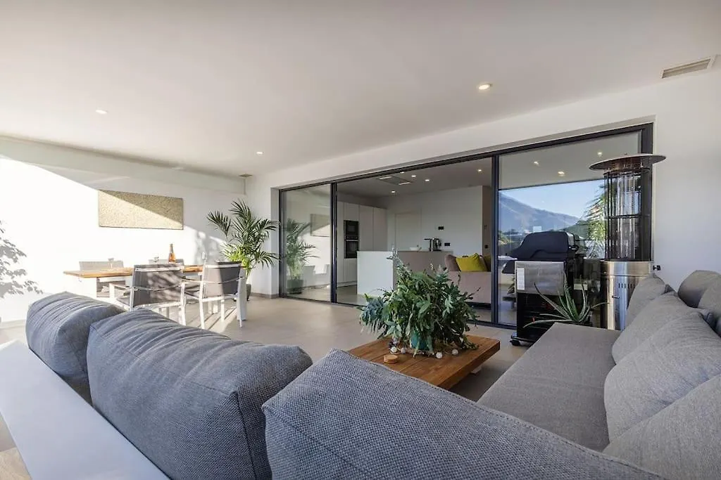 Elegant Two Bedroom Apartment At Estepona Hills!