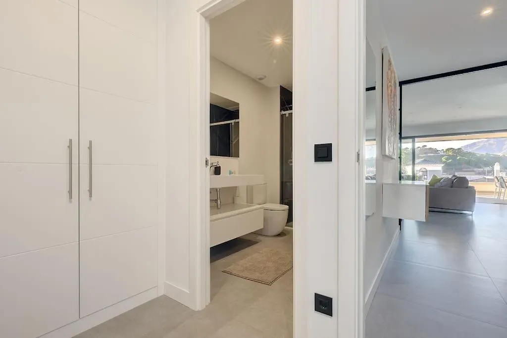 Elegant Two Bedroom Apartment At Estepona Hills!