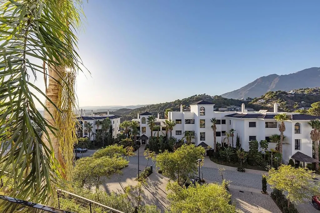 Elegant Two Bedroom Apartment At Estepona Hills!